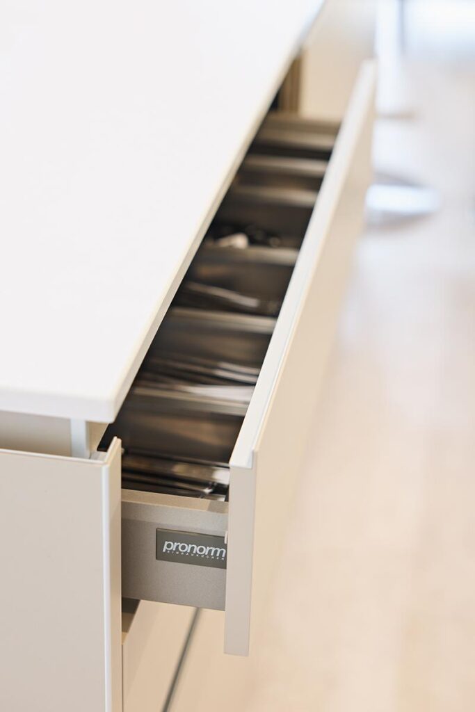 s30i-middle-road-012